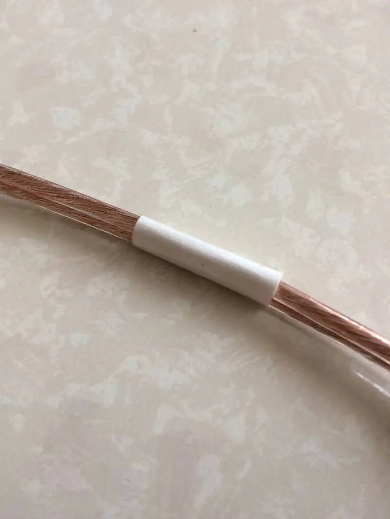 スピーカーケーブル