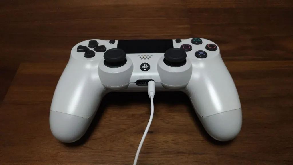 PS4コントローラー