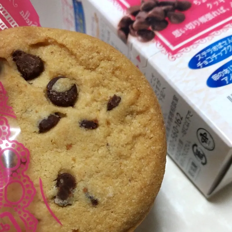ステラおばさんのクッキーサンドアイス＜チョコチップクッキー＞