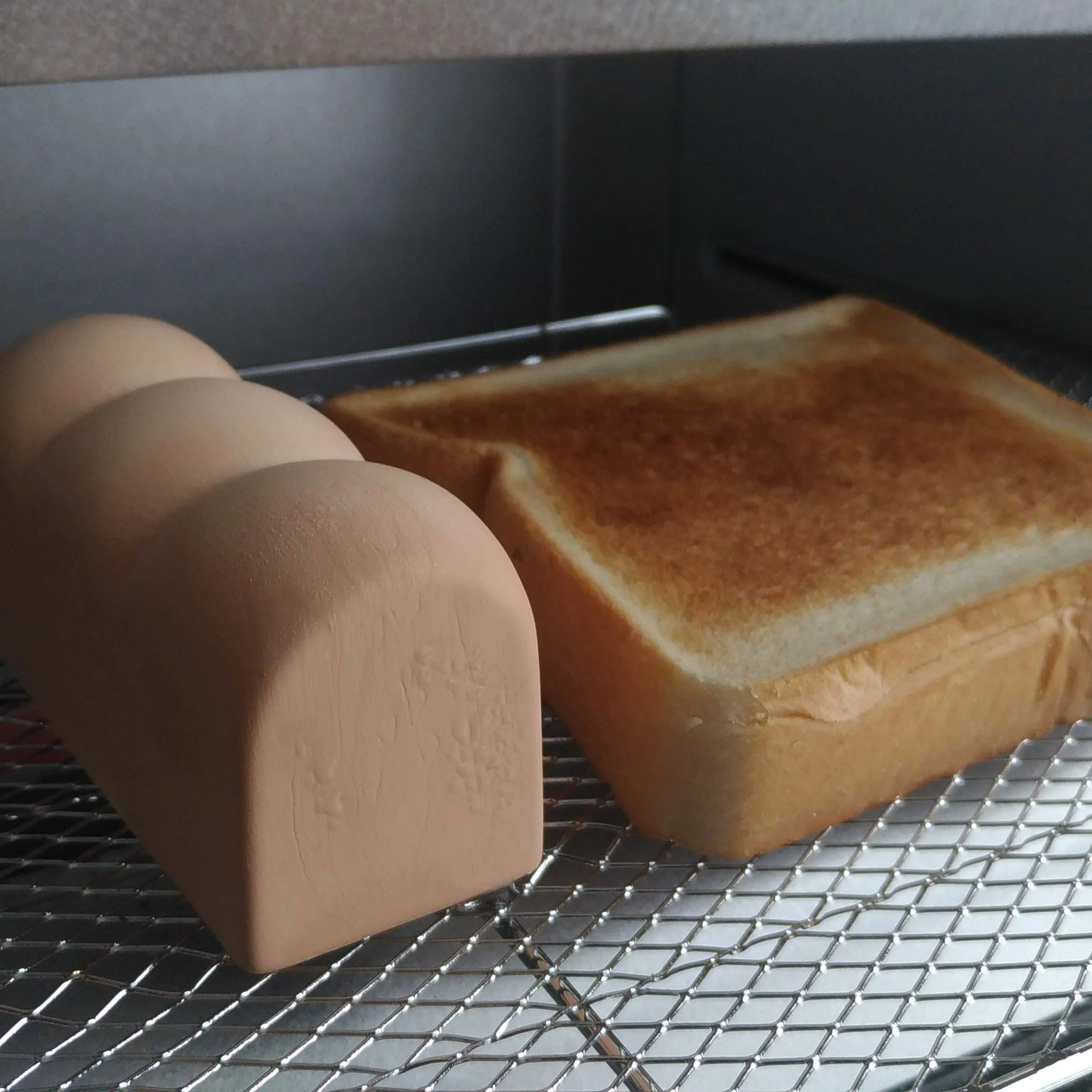 トーストスチーマーでトーストを焼いた直後